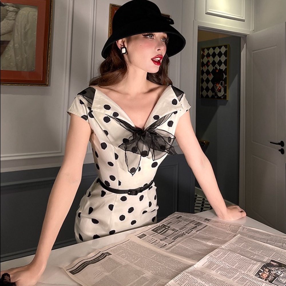 Vintage elegant classic black and white polka dots style dress slim fit
